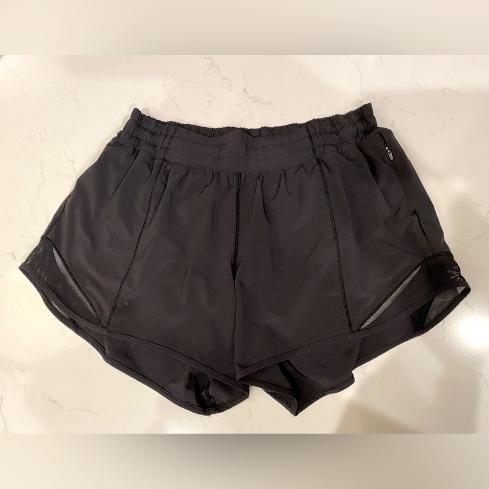 Lululemon Hotty Hot 2.5” Shorts